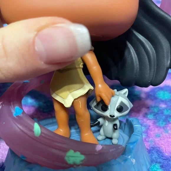 Pocahontas Funko Pop - Picture 9 of 13
